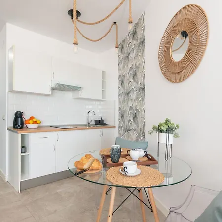 Fantastico Estudio Con Vistas Panoramicas Al Mar